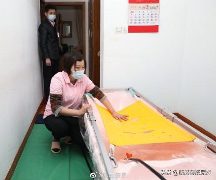 有男有女，上门陪洗澡，可以预约。这门生意火了…