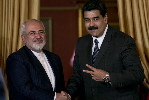 伊朗要抓特朗普,美国该怎么办?墙倒众人推,特朗普的日子不好过