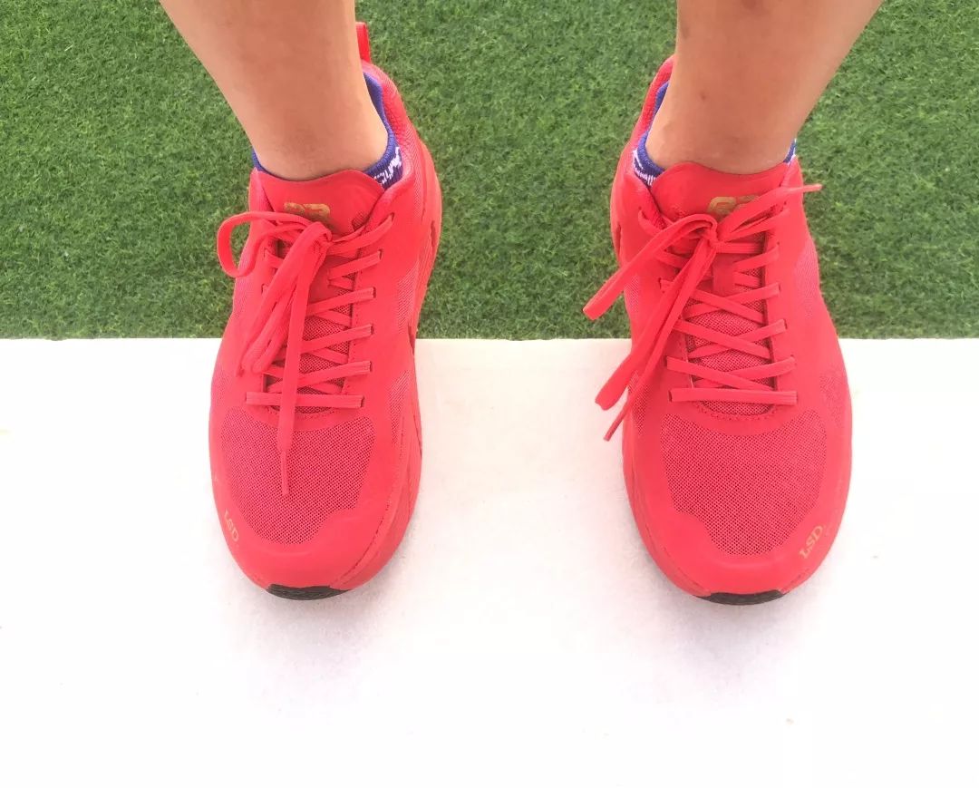 柱子七彩早餐,r2lsd赤道跑鞋支撑性如何