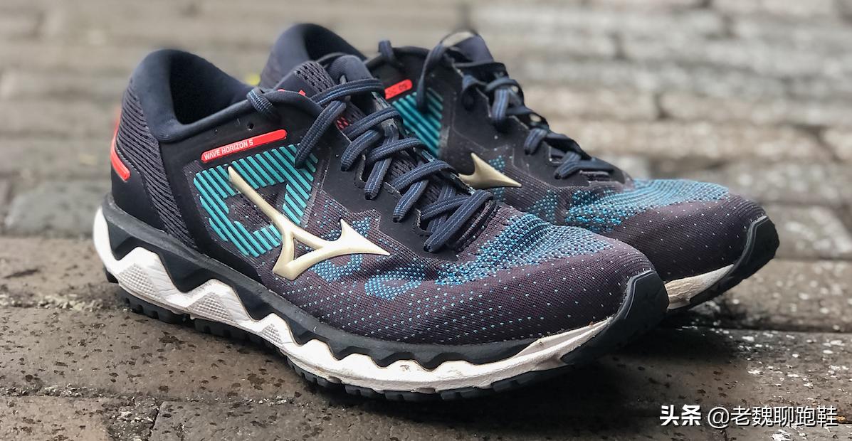 亚瑟士和美津浓跑鞋哪个耐用,美津浓亚瑟士有二百多的跑鞋吗