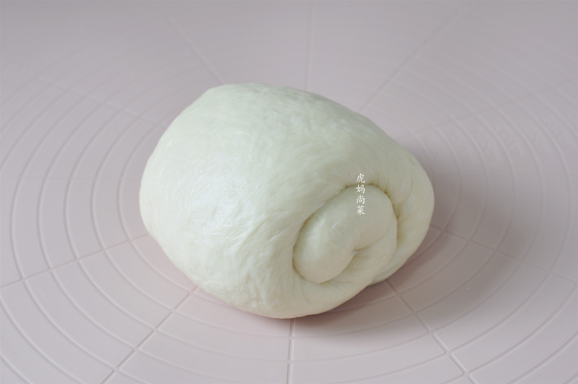 奶香浓郁的早餐小面包，蛋白质丰富又柔软，很适合老年人