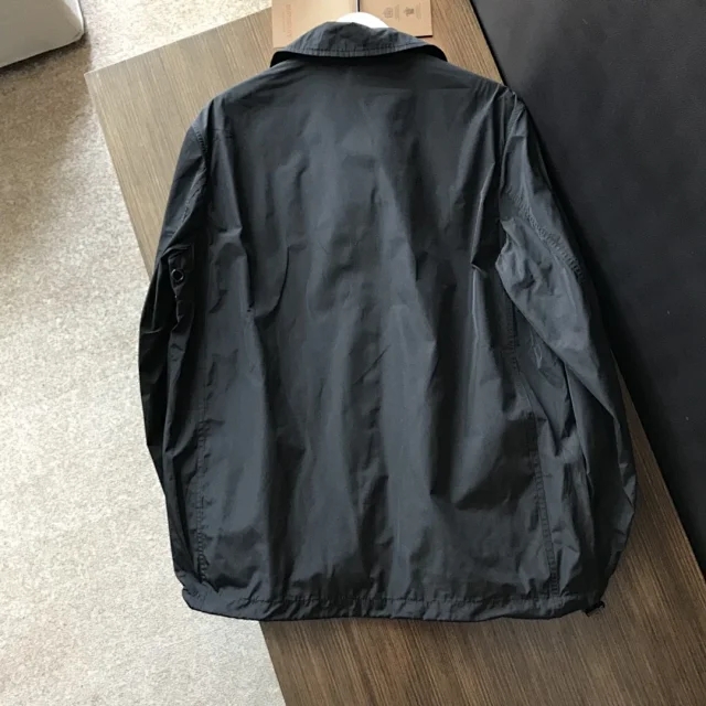 巴宝莉风衣58码出售,巴宝莉风衣巴黎时装周2020