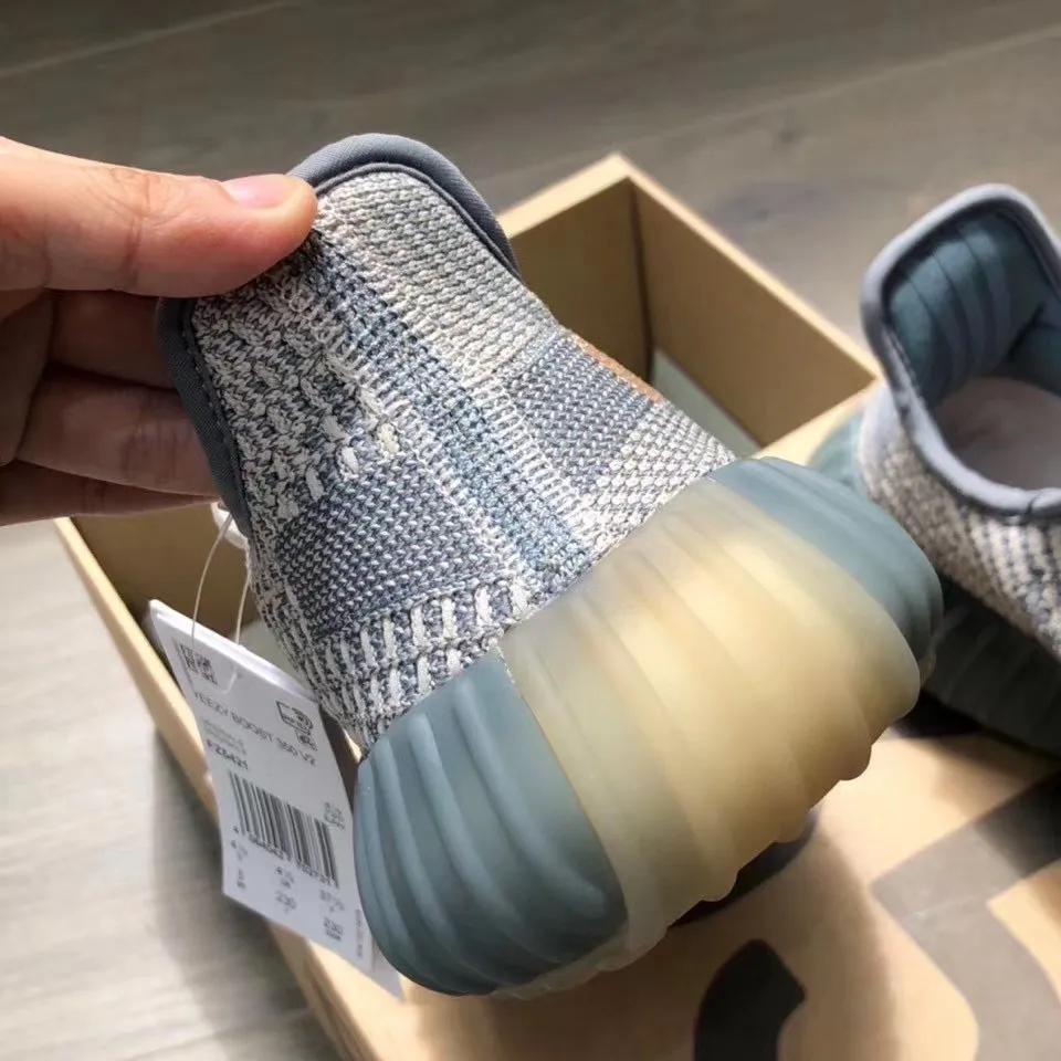 yeezy350v2左右脚感不一样,yeezy350国风