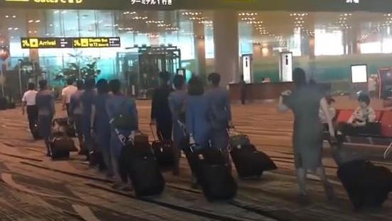 空姐下了飞机为啥不回家？反而去酒店住？