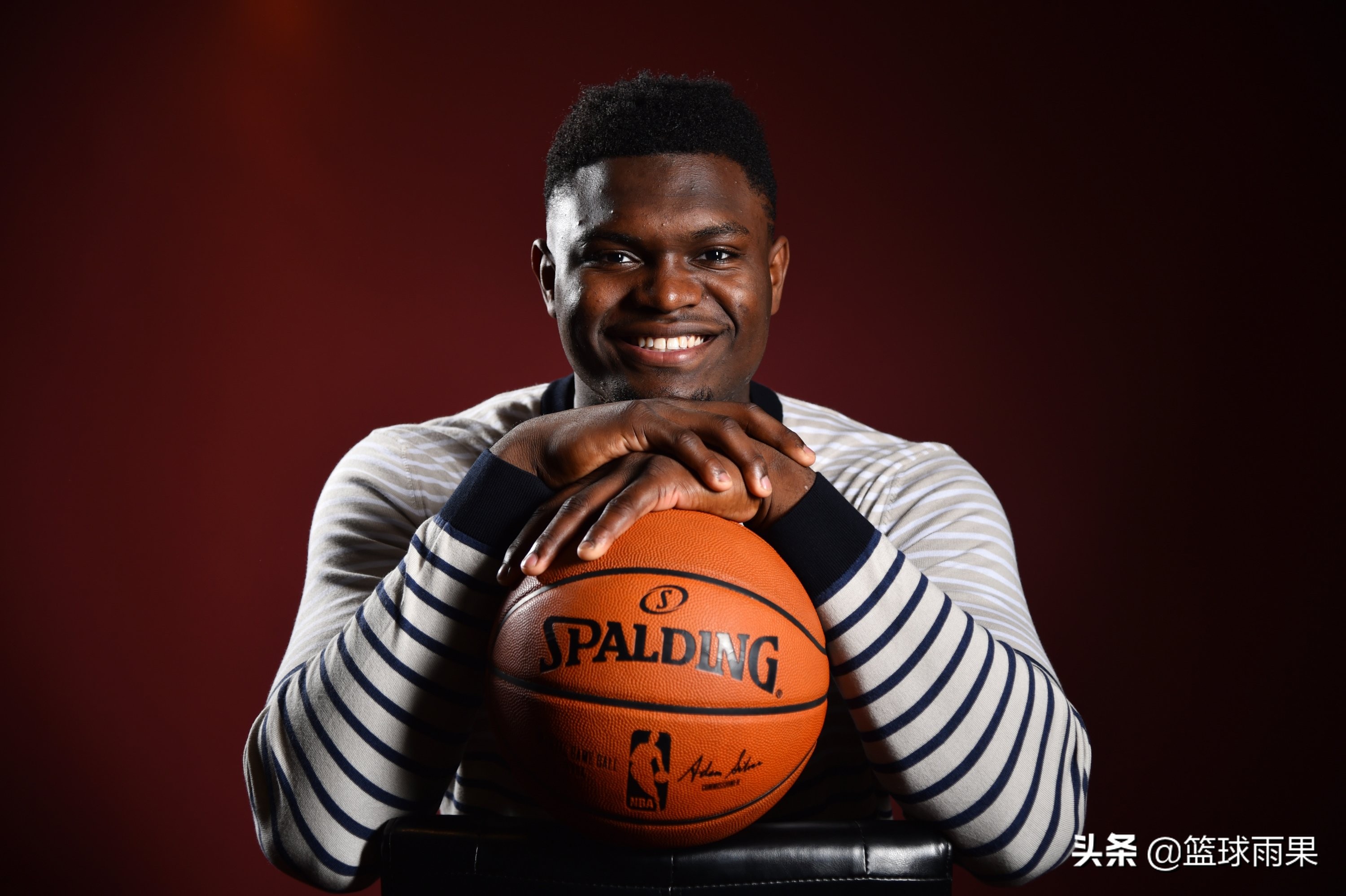 观察|“胖虎”锡安-威廉森不负状元之名，鹈鹕希望之星初露峥嵘