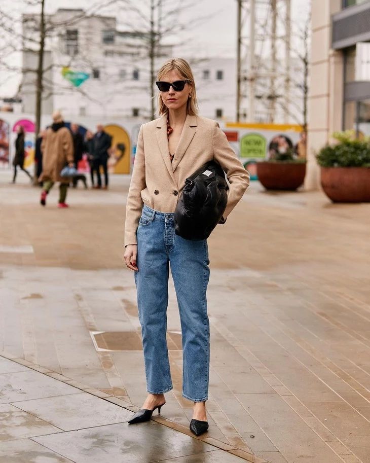 kylie是怎么成为亿万富豪的,一屋子的鞋子