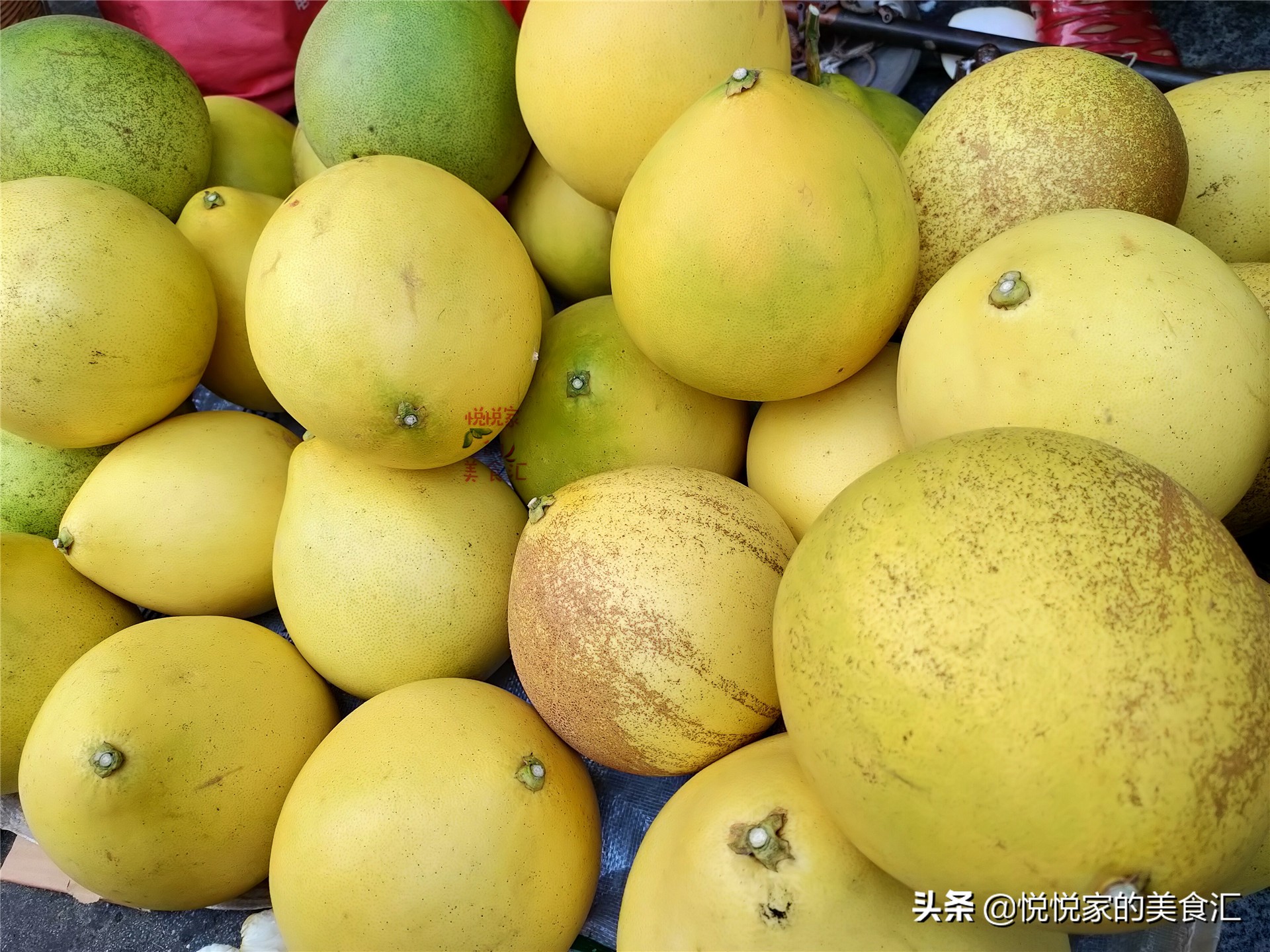 怎么挑柚子比较好吃,怎样挑柚子又甜又有水分又好吃