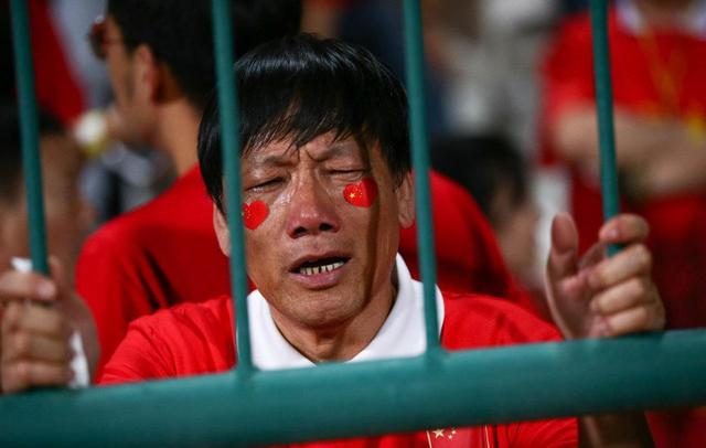 中国男足谁踢进的乌龙球,中国男足国奥队0-1不敌日本