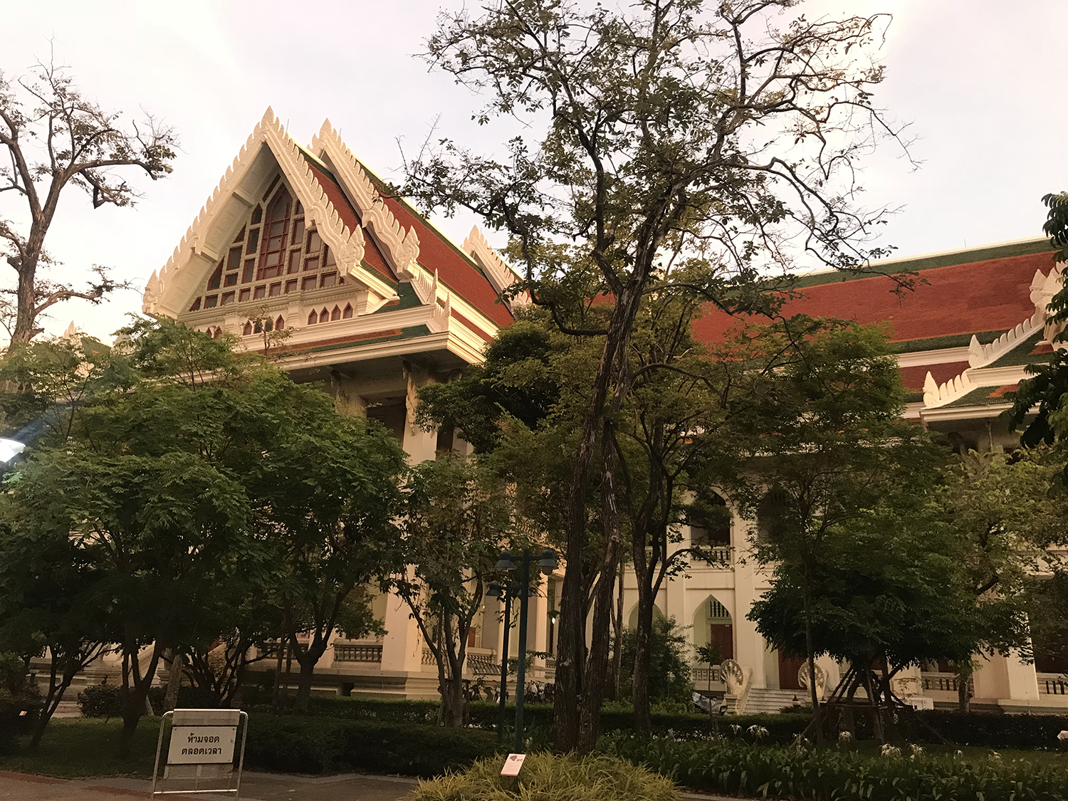 泰国留学酒店管理专业与国际贸易,专升本去泰国留学对口专业