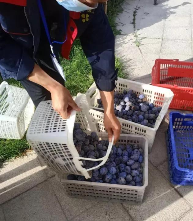 伊宁县疫情之下的我们,疫情期间医务人员不退缩
