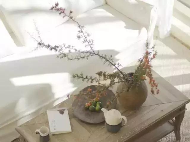 49岁大叔建石头房,50岁大叔花了2800娶个媳妇