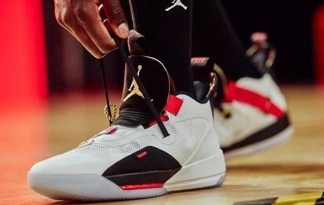 nike最近新出的球鞋,nike今年最好的球鞋