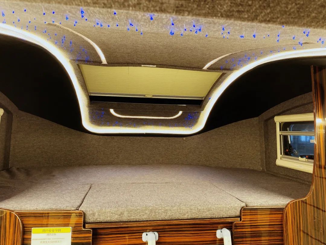 江铃原厂小野牛房车视频,江铃房车小野牛两座