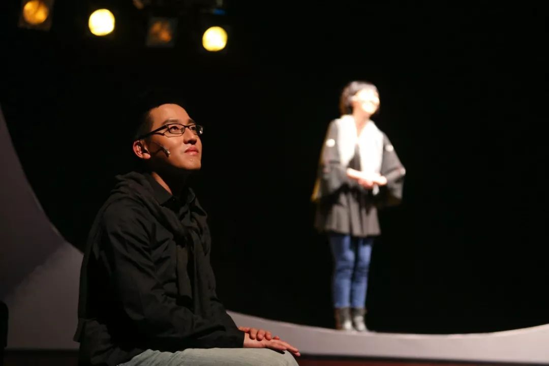 黄霑顾嘉辉1998演唱会高清完整版,黄霑顾嘉辉现场作曲的歌名