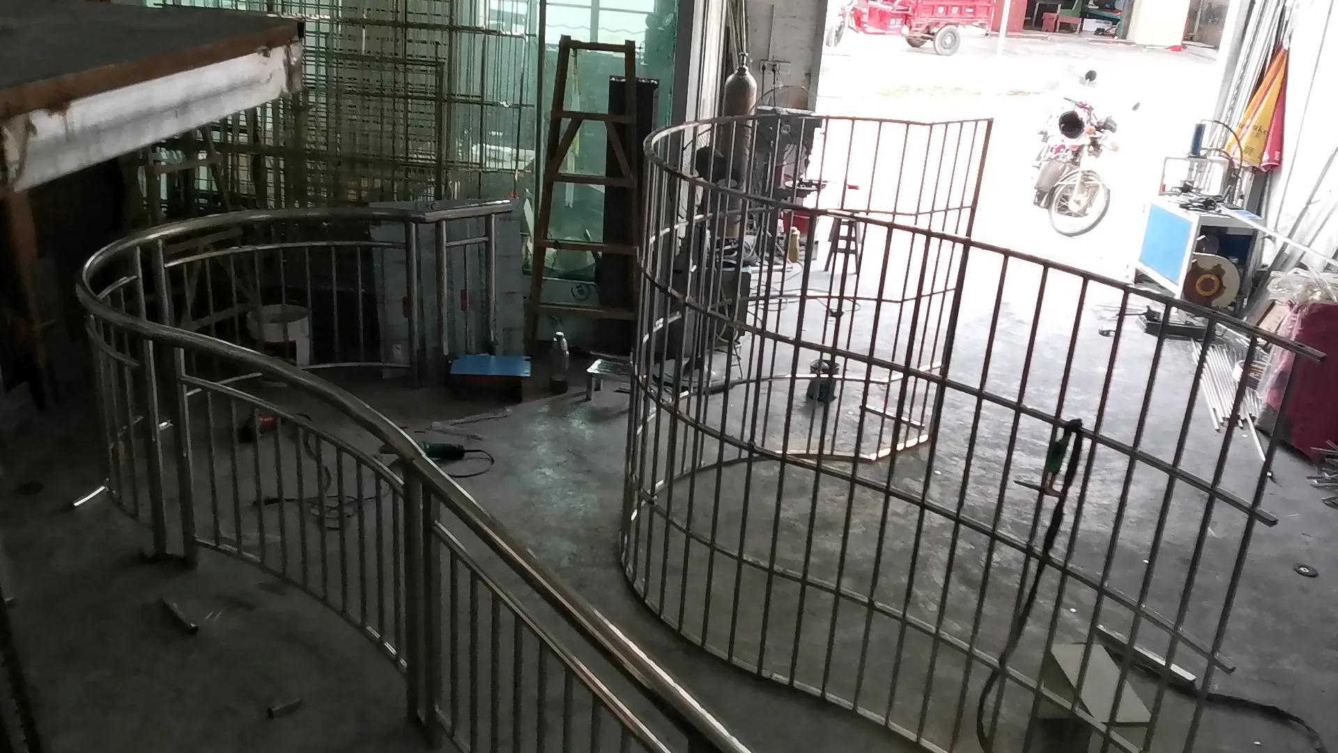 异形不锈钢防盗网,不锈钢防盗栏杆设计