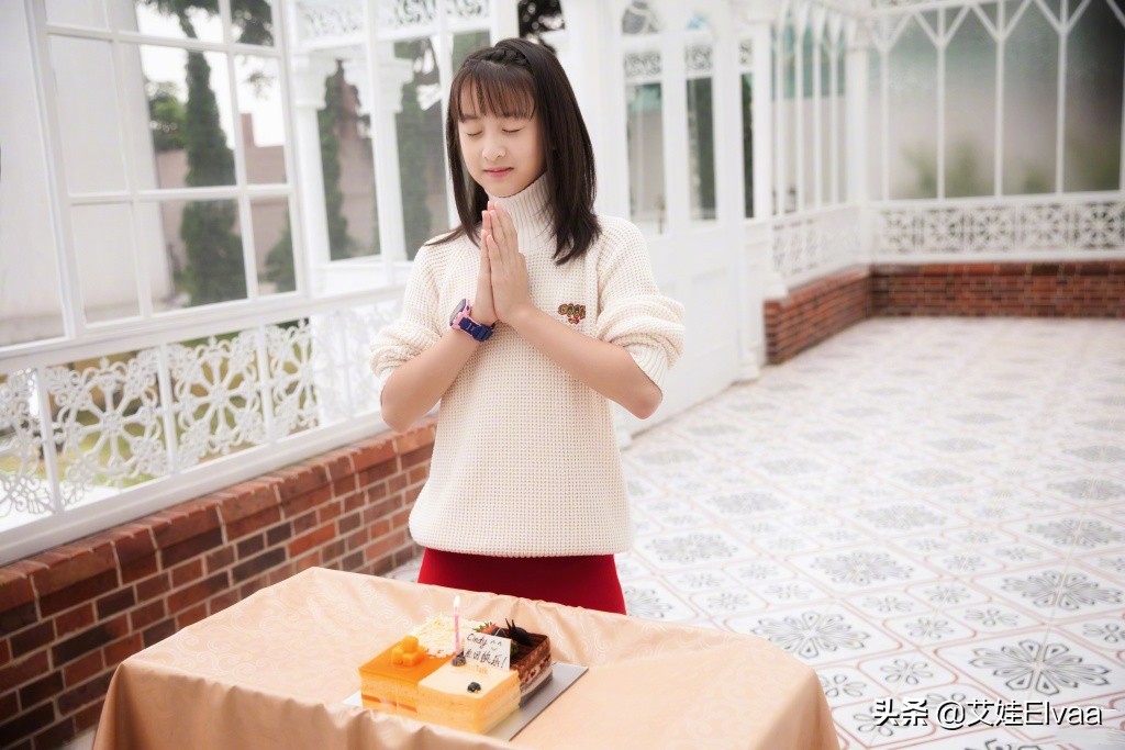 田亮12岁女儿森碟身高近170,田亮晒女儿森碟玩滑板照