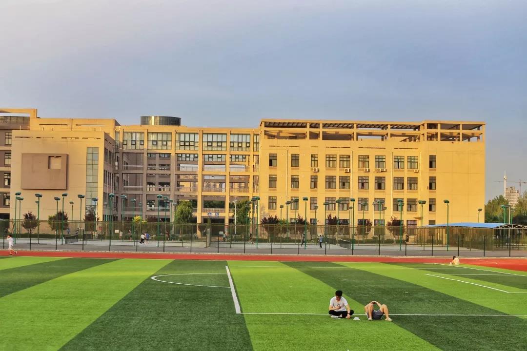 中国超牛大学,陕西省占地2000亩的大学