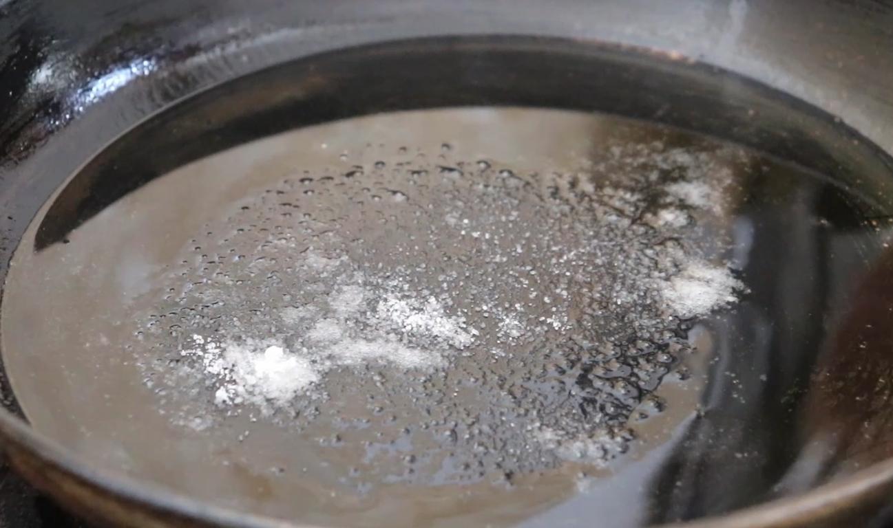 吃了30年的鱼才知道，这样做不粘锅也不破皮，实在太棒了