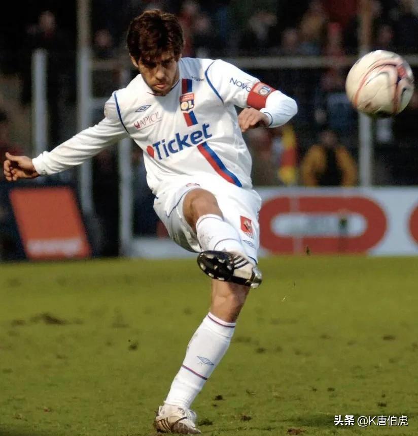 足坛历史上公认最强力的中场球员,足坛失误多的中场球员