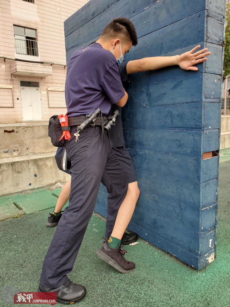 郢匠挥斤，浑然天成——君洛克美人鱼MM8.0作战靴测评