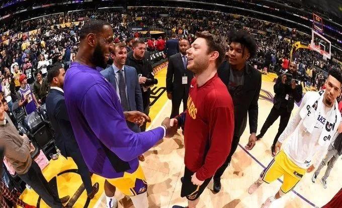 30岁就告别NBA！从49万防到3800万！他不愧是詹姆斯的超级英熊...