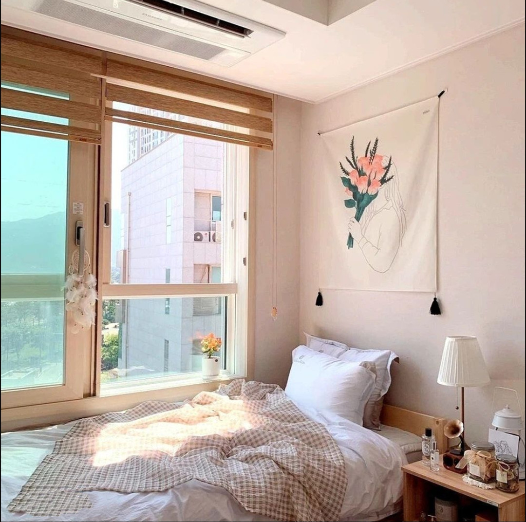 卧室床靠窗设计,卧室空间小还是开窗睡觉比较好