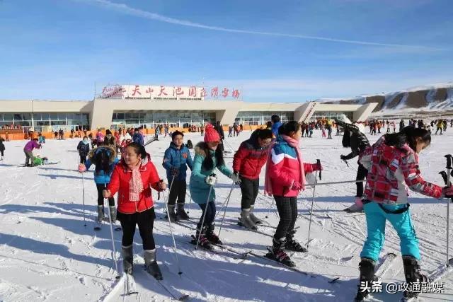 新疆滑雪场全年开放,新疆滑雪季票攻略