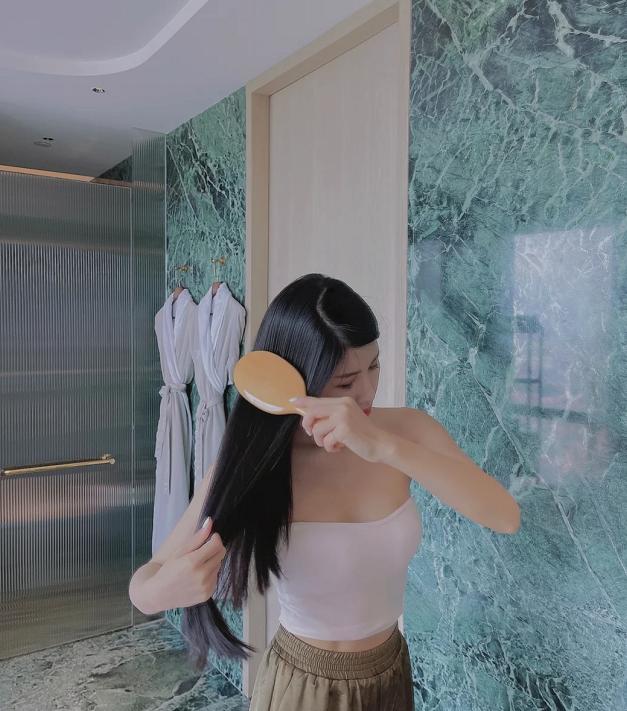 洗头发要关注的17个步骤,洗头发的正确方法不出油