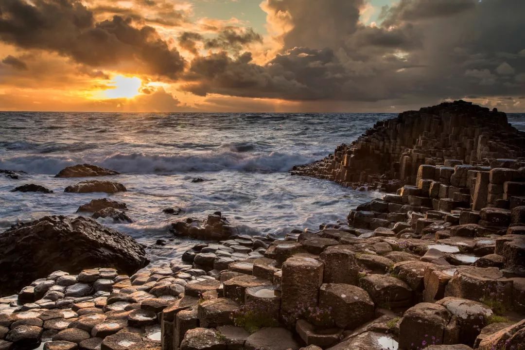 地球上长得最不像地球的地方,世界上最不像地球的地方景色