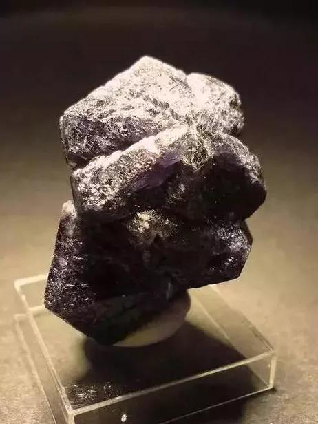 红色彩宝有哪些,红色彩宝都有哪几种