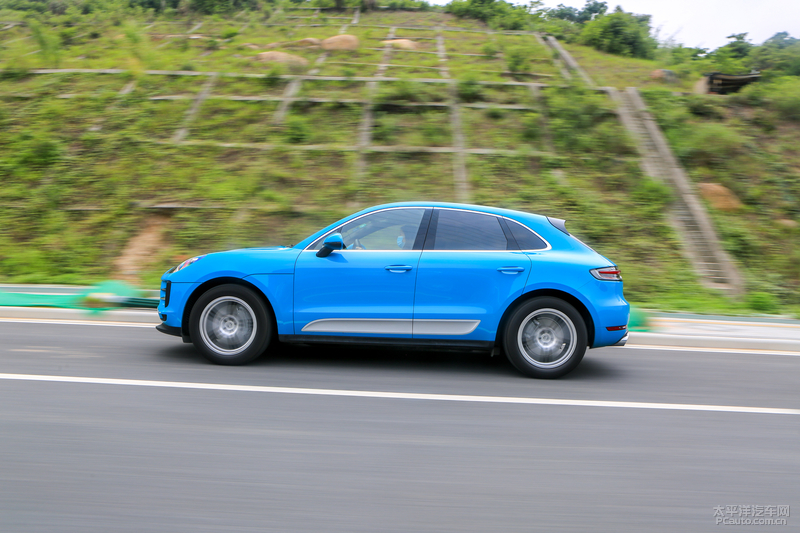 2019款保时捷macans运动suv之选 (2022款保时捷macan s深度试驾2.9t)