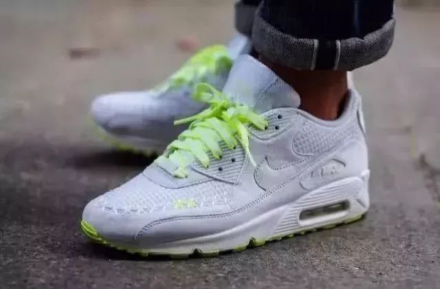 开售仅2分钟就被一抢而空！一件印花短袖居然可以12小时涨价6倍？