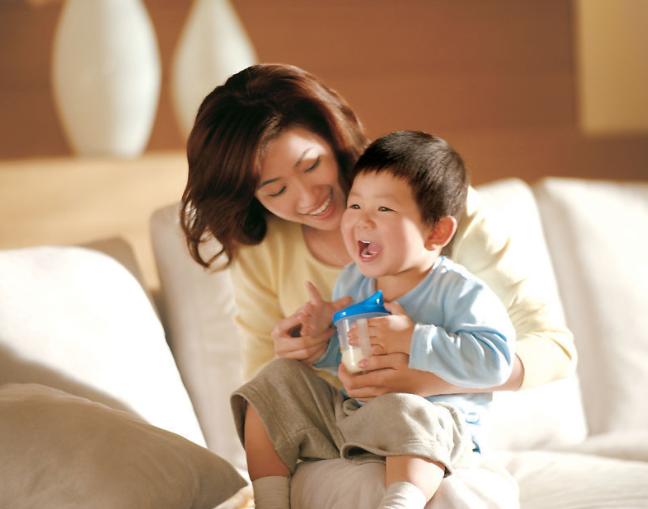 如何让宝宝喜欢上姐姐,孩子喜欢姐姐怎么办