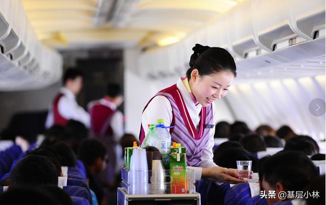 90后美女空姐自曝工资,空姐的真实生活到底是怎样的