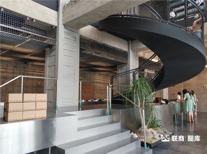 探访HARMAY北京三里屯店：美妆零售界闯入“搅局者”