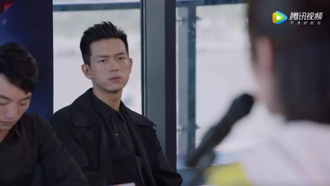 李现勾勾手完整版,李现采访暗示有女友了吗