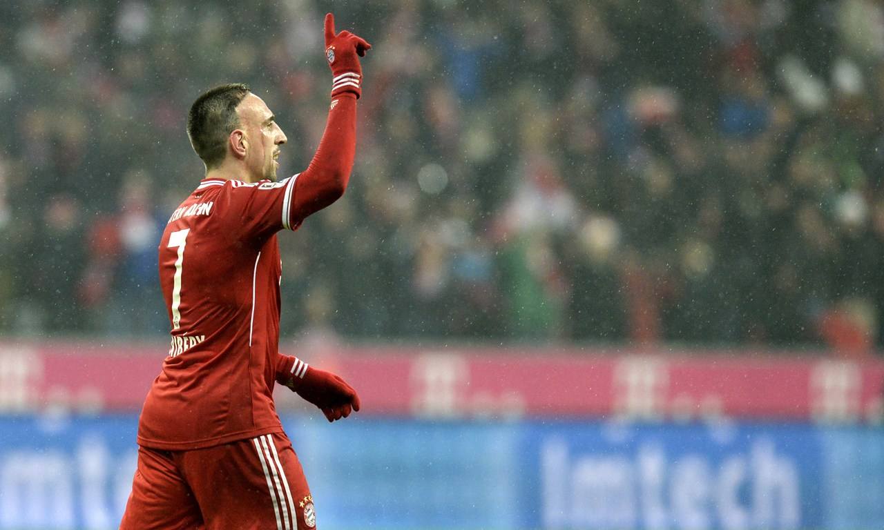 2013年里贝里和c罗的对比,里贝里和c罗谁厉害