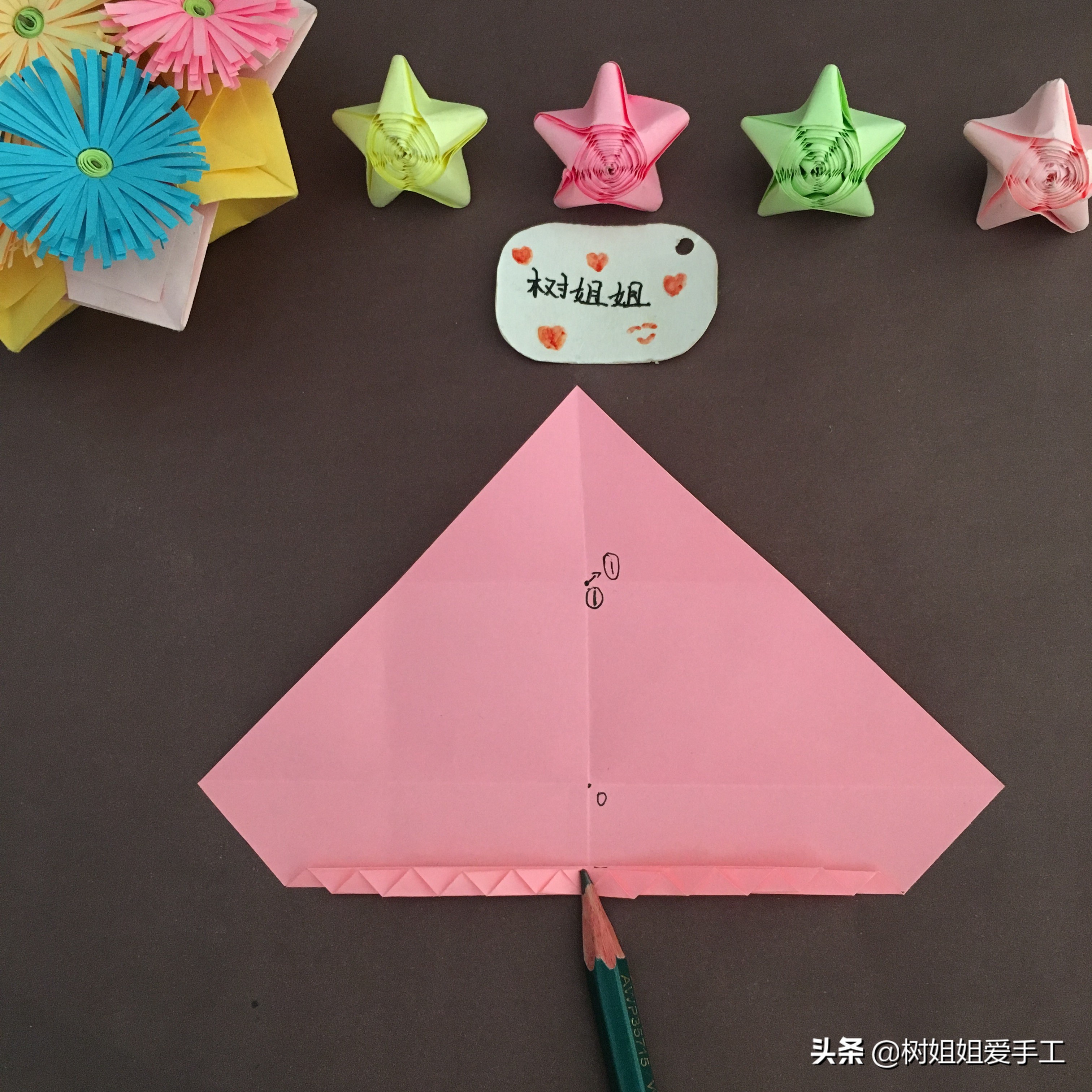 实用折纸：心与叶结合的折纸书签，很美