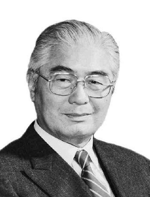 1986年，*小平邓**在京会见荣氏家族：你们就像杨家将，是有功的