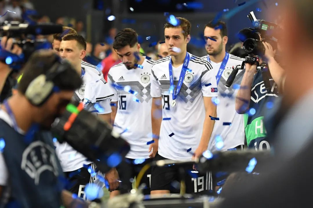 球技颜值两担当，“吊射之王”新房子