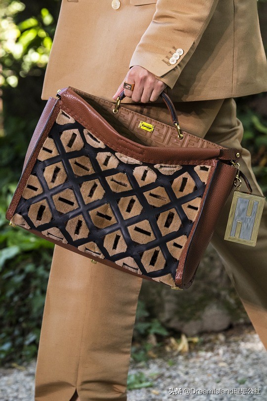 2022新款时尚真皮包fendi,fendi包2024