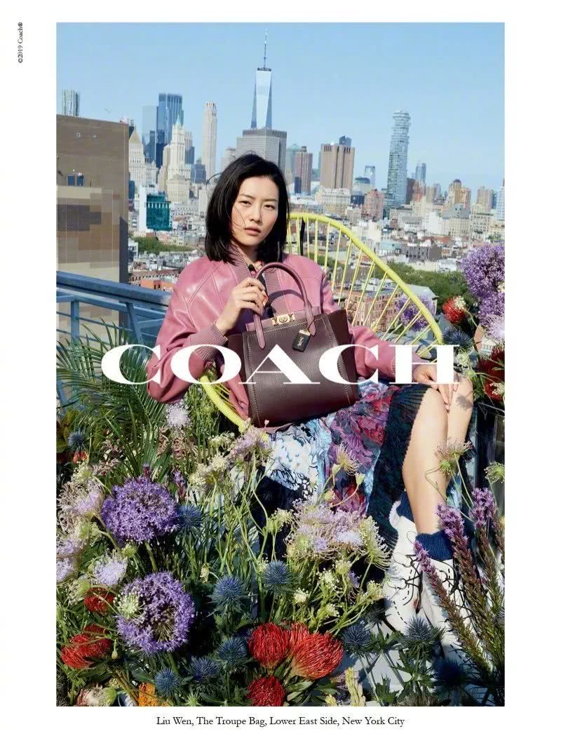 纪梵希易烊千玺合作,易烊千玺纪梵希穿西装