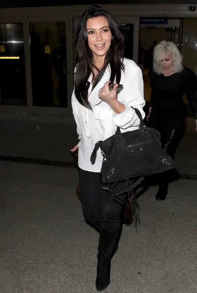 卡戴珊离婚案,卡戴珊正式申请离婚