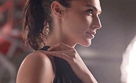 挂在绳子上售卖的“柑橘薰衣草巧克力铃铛”（已打包·可*载下**）