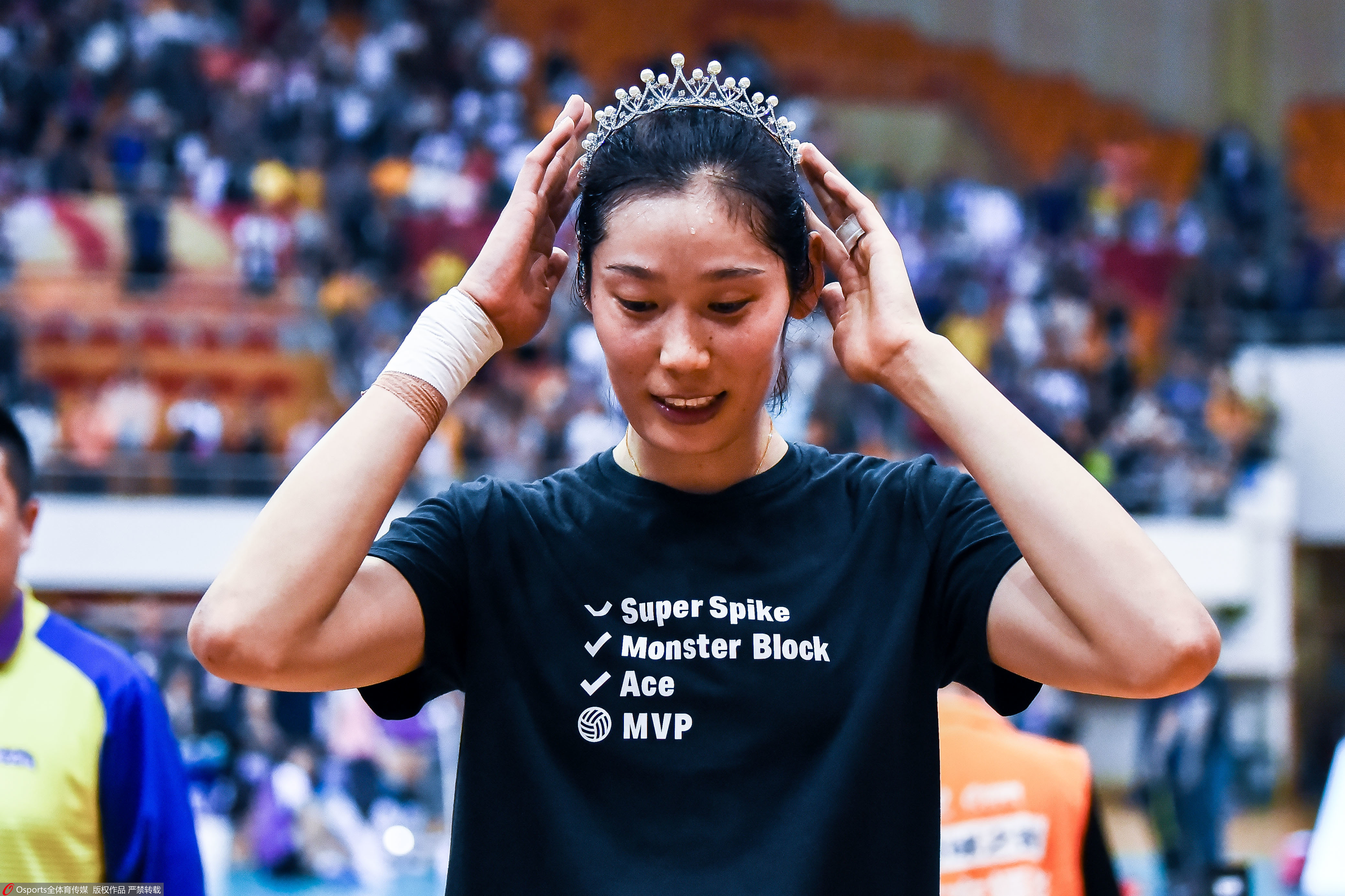 女排朱婷现在近况,朱婷从排球边缘到巅峰的逆袭之路