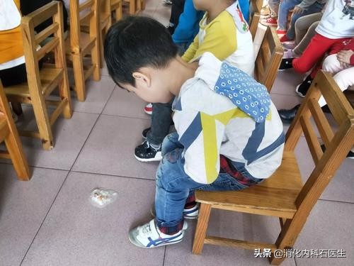 儿童胃痛能吃奥美拉唑吗,小孩胃痛胃胀可以做胃镜吗