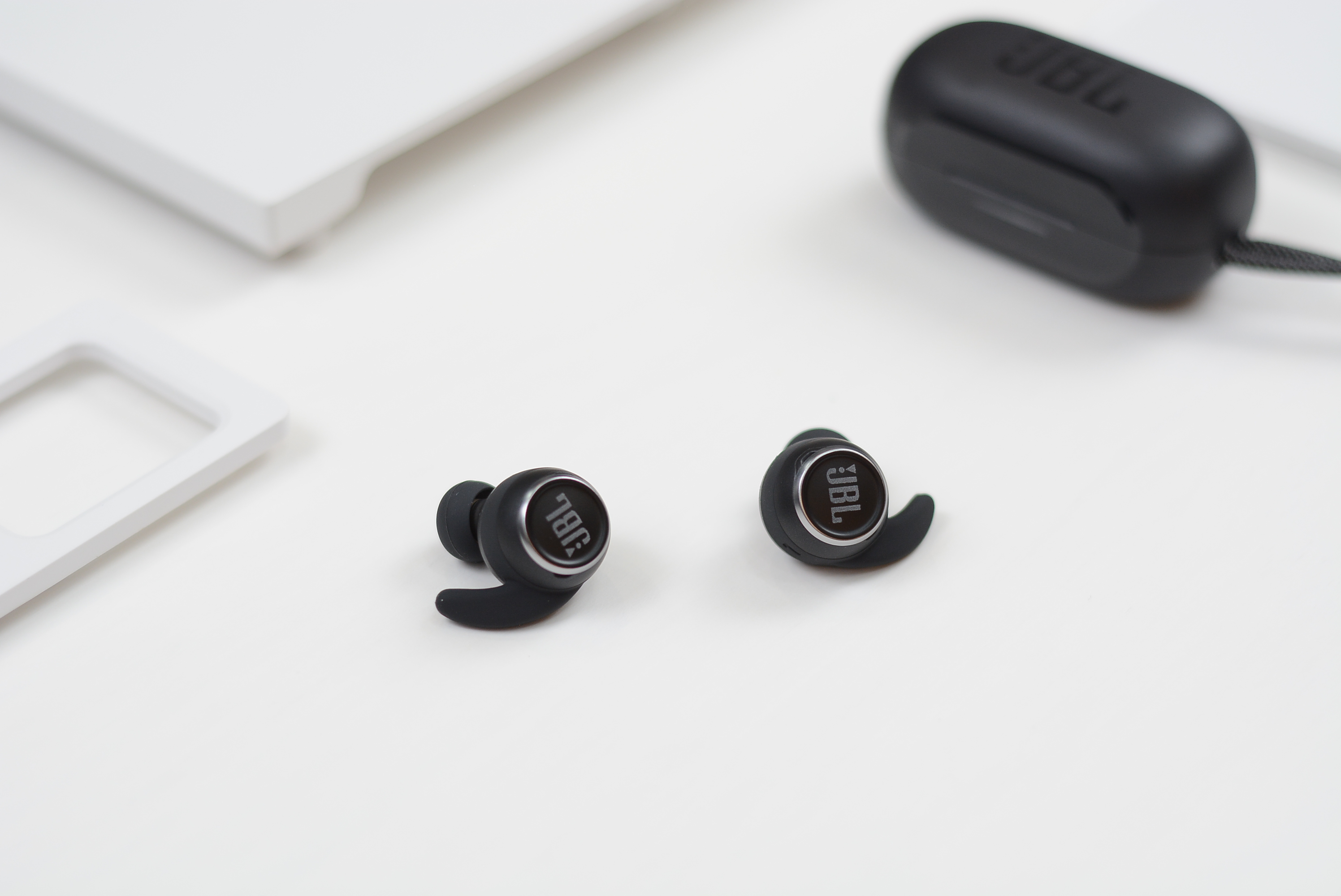 jbltune130nc入耳式无线耳机,专业人士jbl头戴式耳机推荐