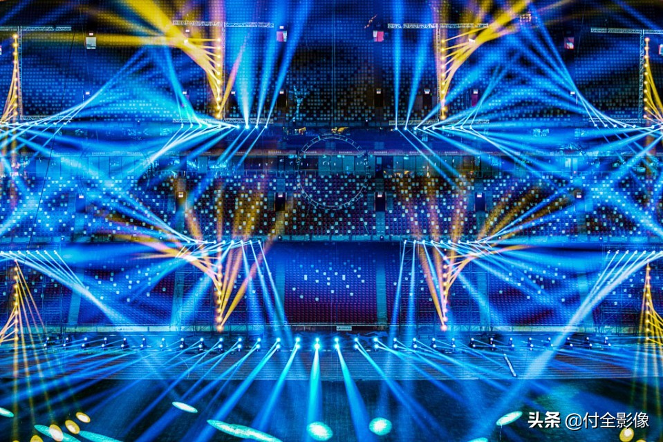 鸟巢沸腾瞬间,鸟巢合唱爱如潮水