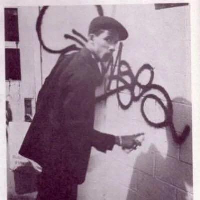 素希艺术：“僵尸自行车”飞上彩虹涂鸦？给废品点颜色看看！