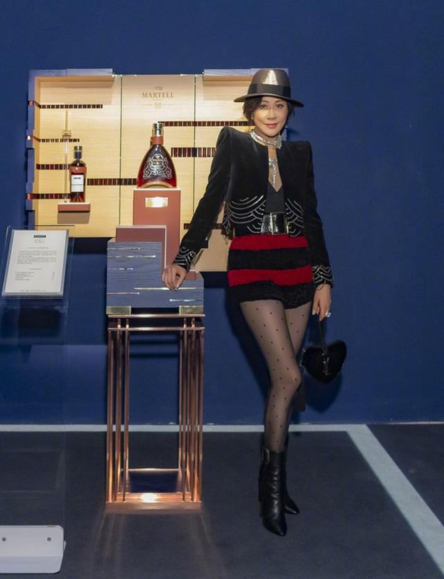 刘嘉玲长筒袜,刘嘉玲健身方法普拉提